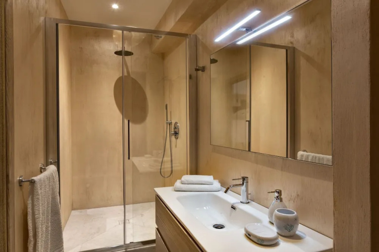 Iconic Luxury Suite