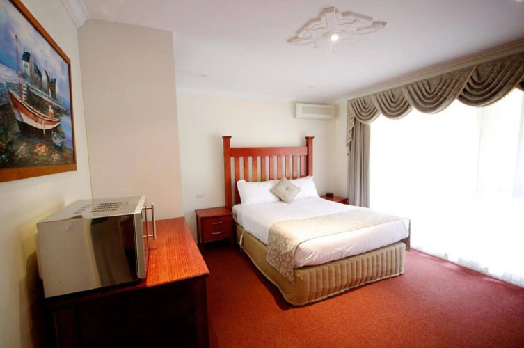 Sanctuary House Healesville Motel