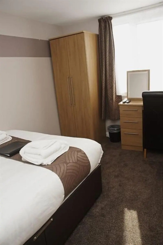 The Davron Hotel