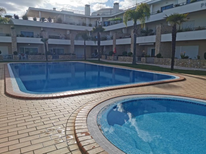 3 Bedrooms Apartment
