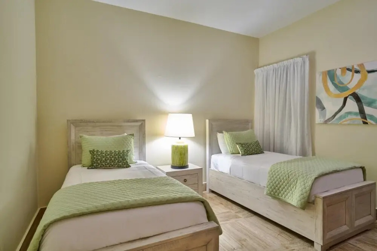 Luxury Beach Condo With Pool View Bh-102