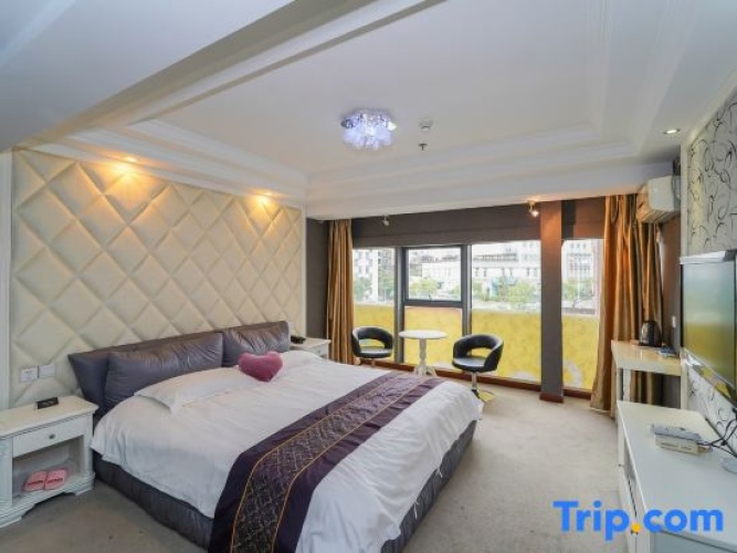 Deluxe Double Suite