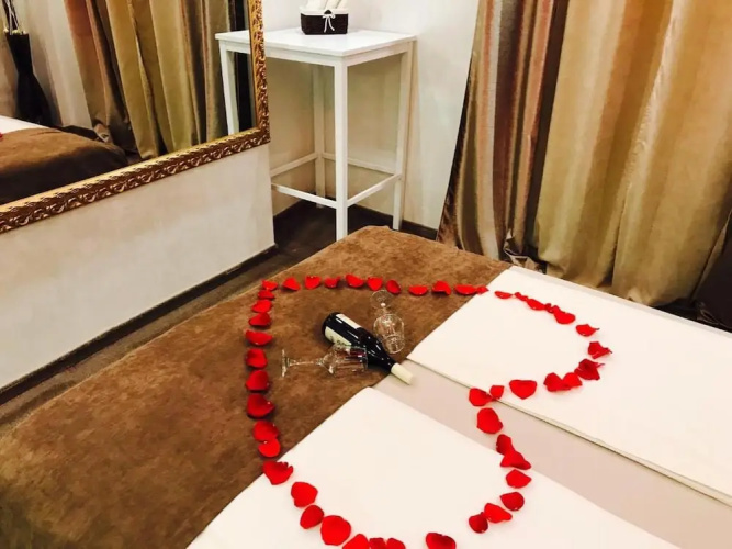 Central Business Suites with Hot Jacuzzi