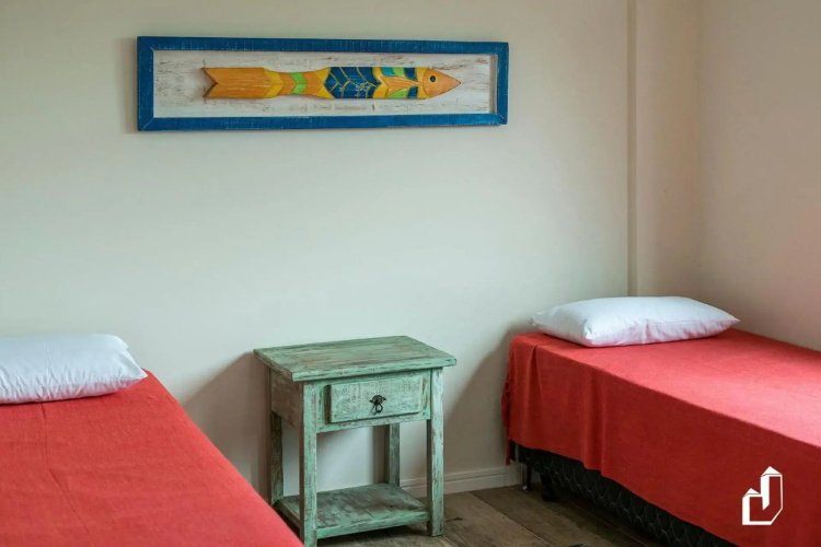 Apartamento com 02 dormitórios