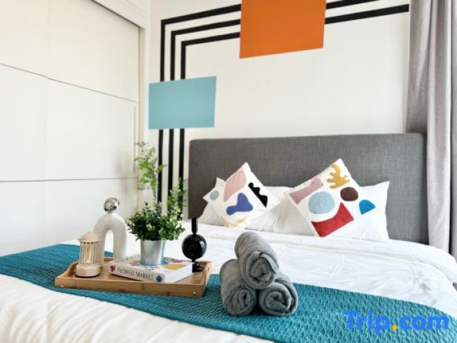 3 Bedrooms Standard Family room with river view