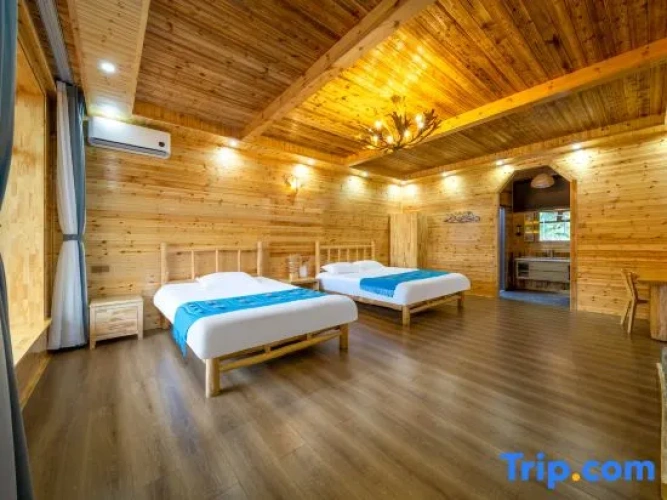 Standard Twin room with garden view