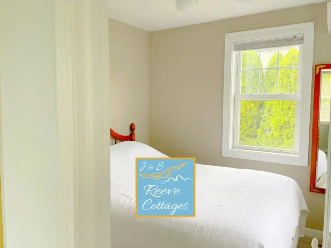 Premier Waterfront Cottage 2