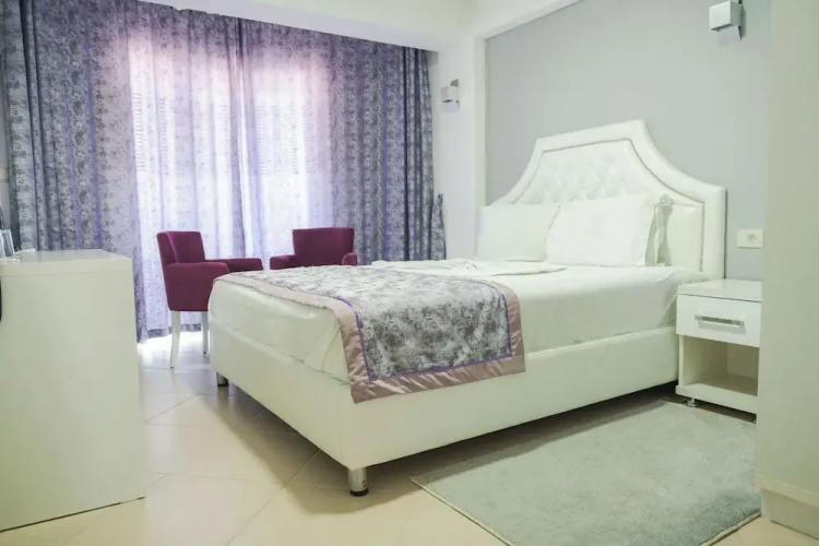 EMERALD Hotel