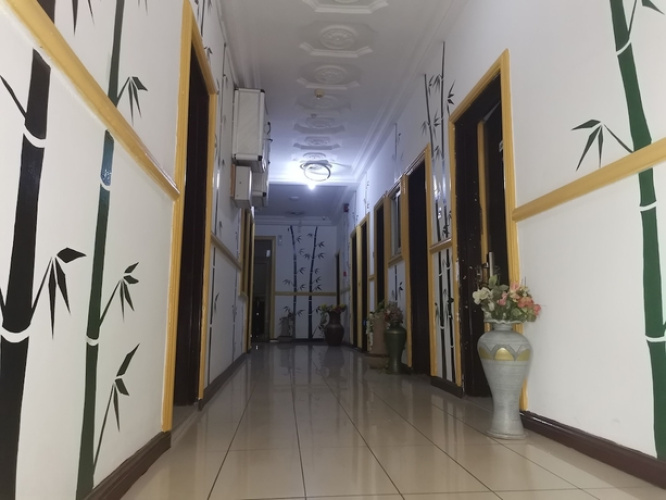 Airport Side Hotel