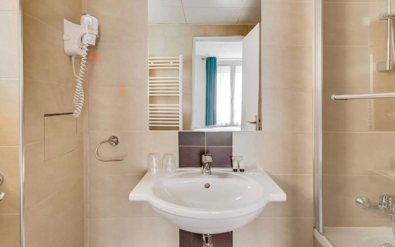 Hotel Carladez Cambronne photo 10