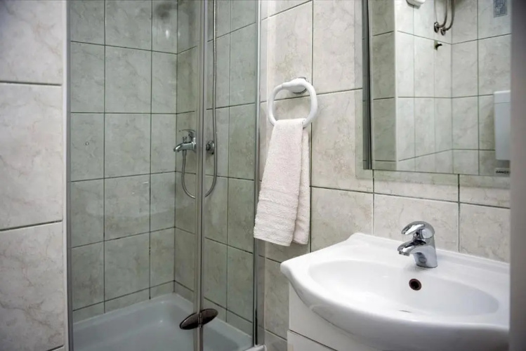 Apts&rooms Robi-50m from beach