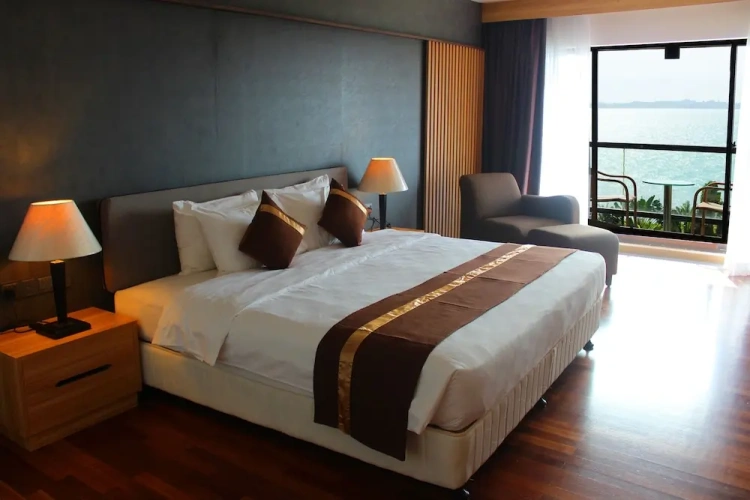 Deluxe room with balcony