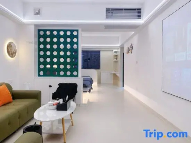 Yifan Apartment