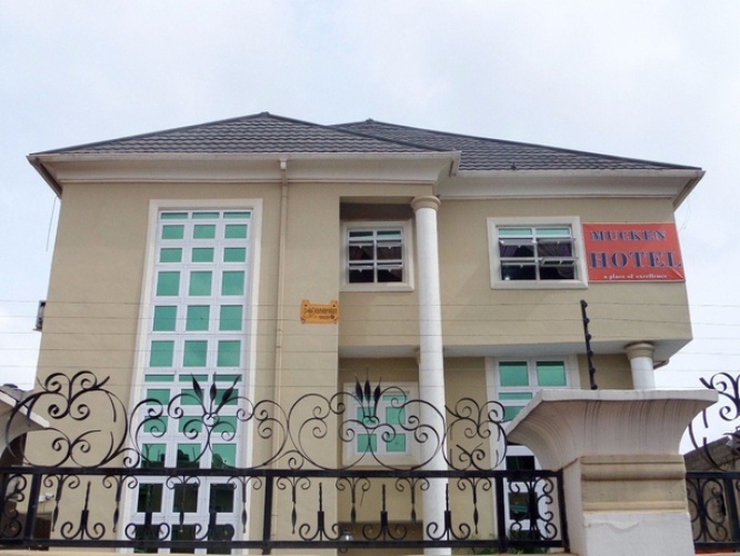 Mucken Hotel