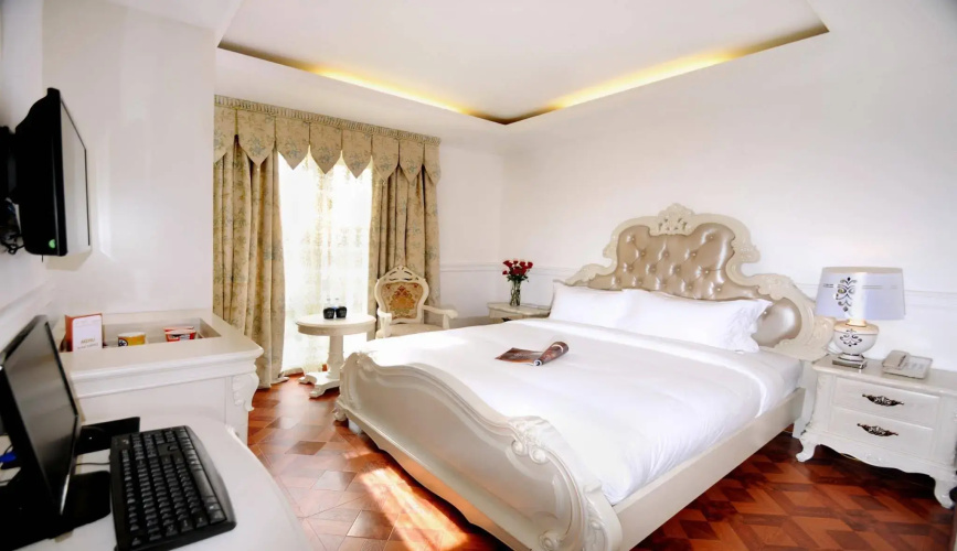 Me Saigon Boutique Hotel