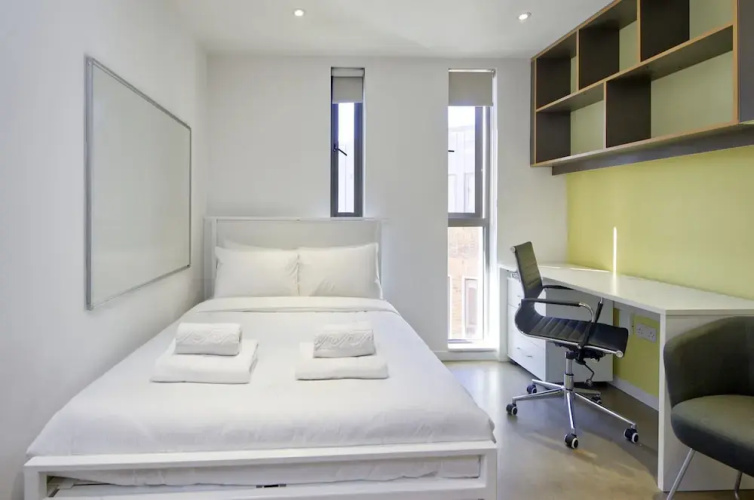 Bright Student Studio in Hammersmith