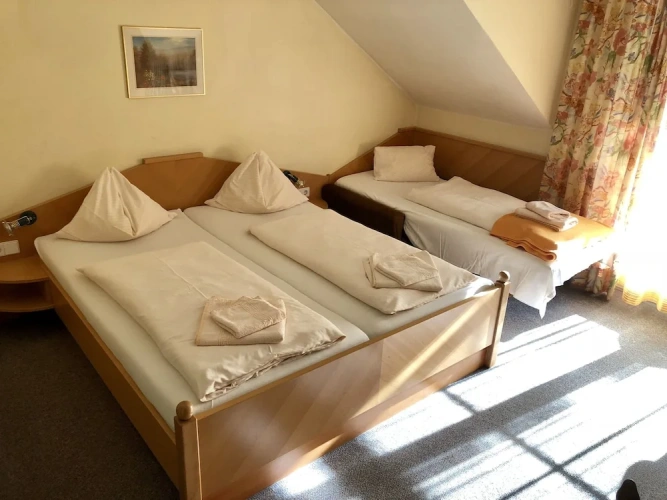 Standard Triple room with balcony