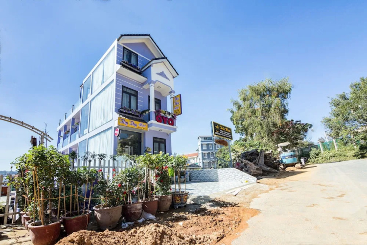 Thy Thy Hotel by OYO Rooms
