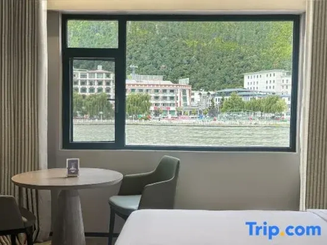 Standard Double room with view