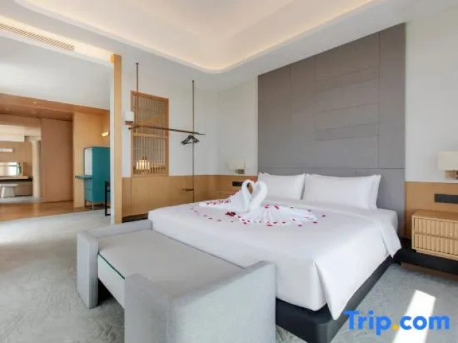 1 Bedroom Deluxe Suite