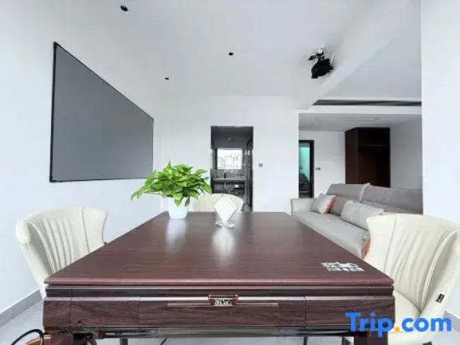 Riverbank Homestay