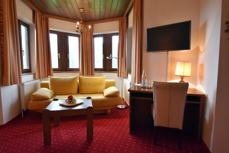 Standard Double room with land view