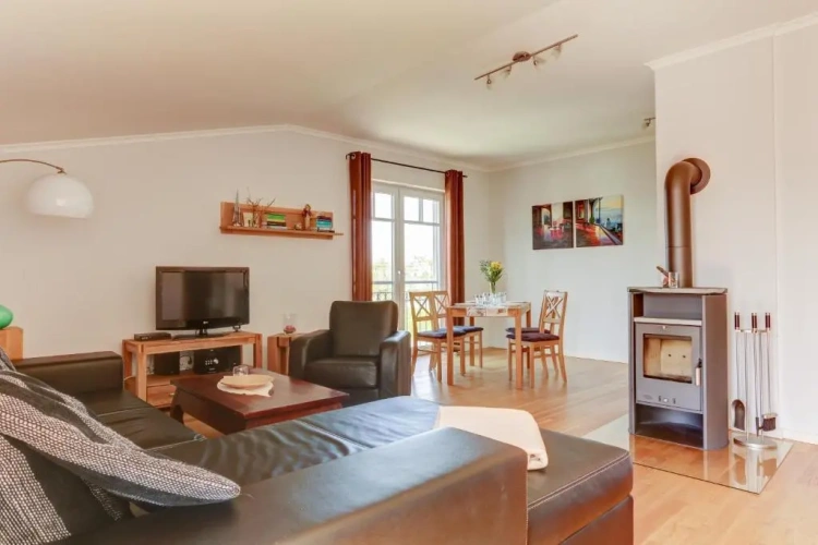 2 Bedrooms Apartment