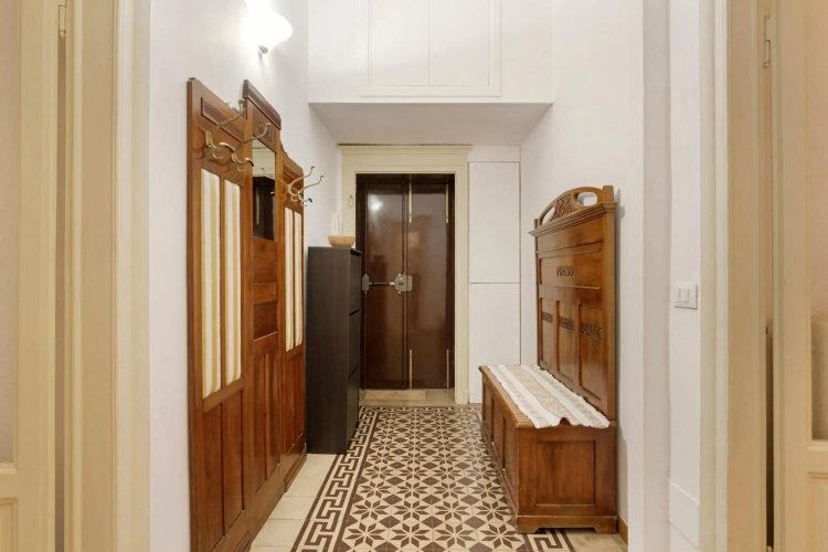 Restayled Chic Apartement