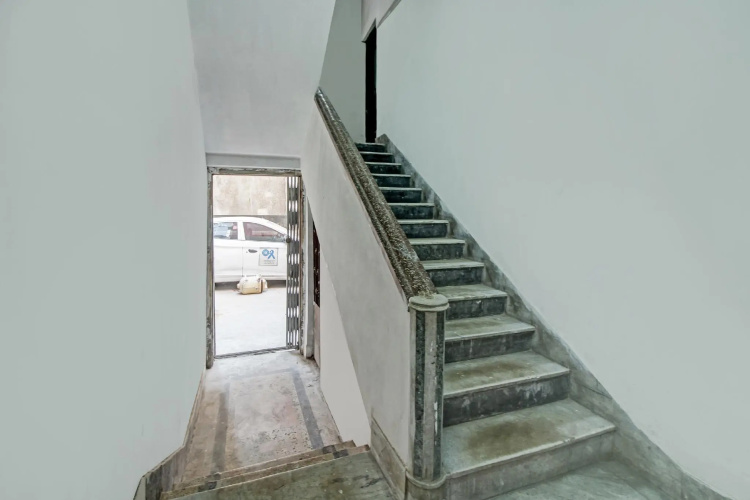 Aarav Hotel by OYO Rooms