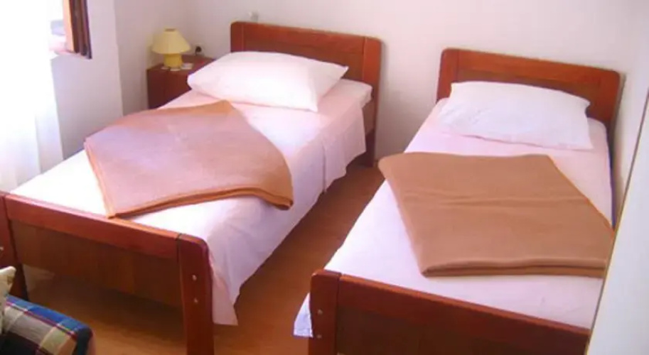 Dobra Apartments
