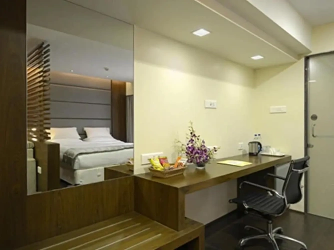 Deluxe Suite with balcony