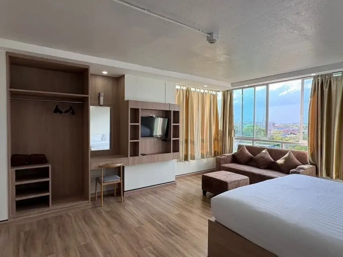2 Bedrooms Standard Family room