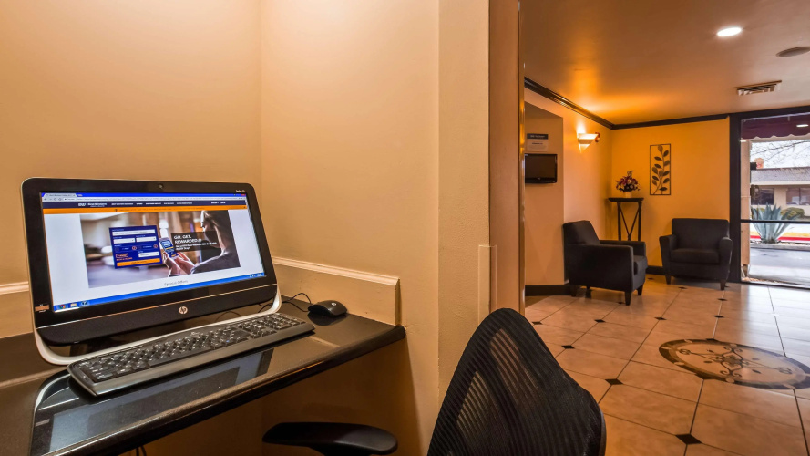 Best Western Plus Orchard Inn