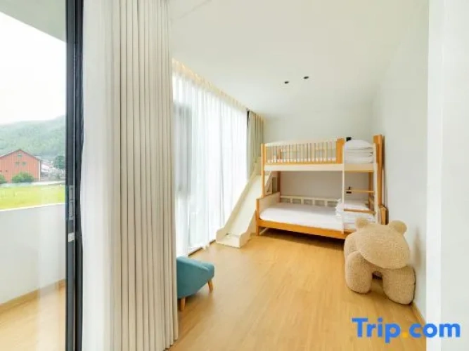 2 Bedrooms Luxury Family Suite with balcony
