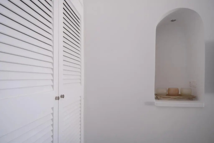 Elia Cave Suites