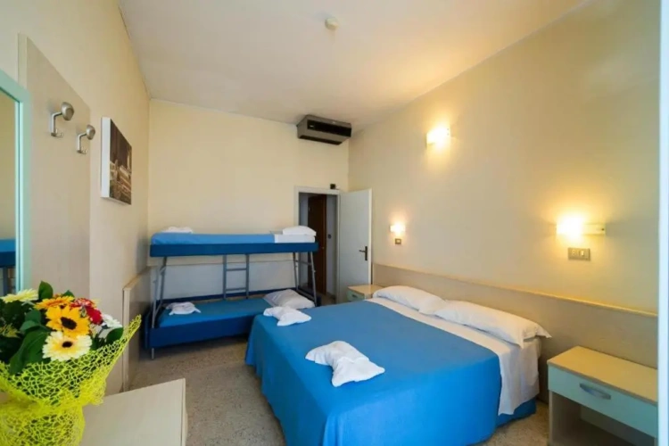 Standard Quadruple room