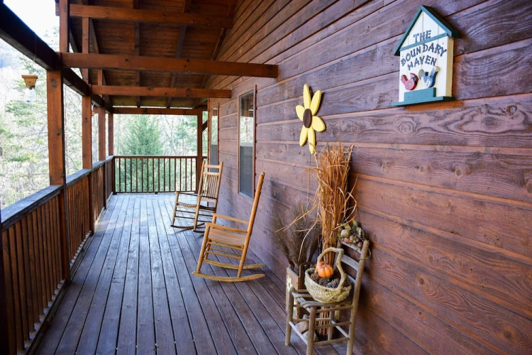 BOUNDARY HAVEN - 3 Br Cabin