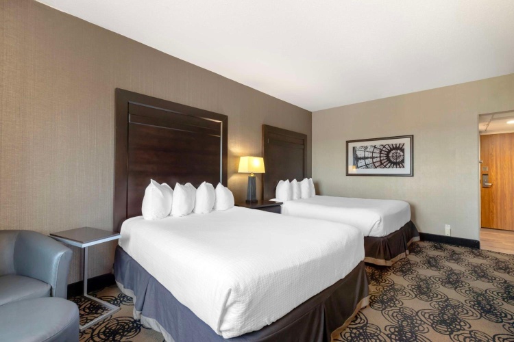 Best Western Plus Midwest Inn photo 8