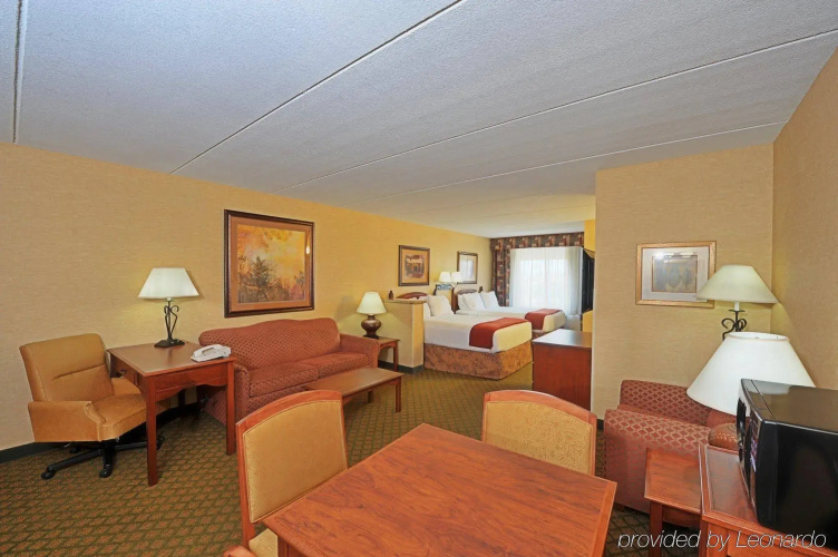 Holiday Inn Express & Suites Tempe by IHG