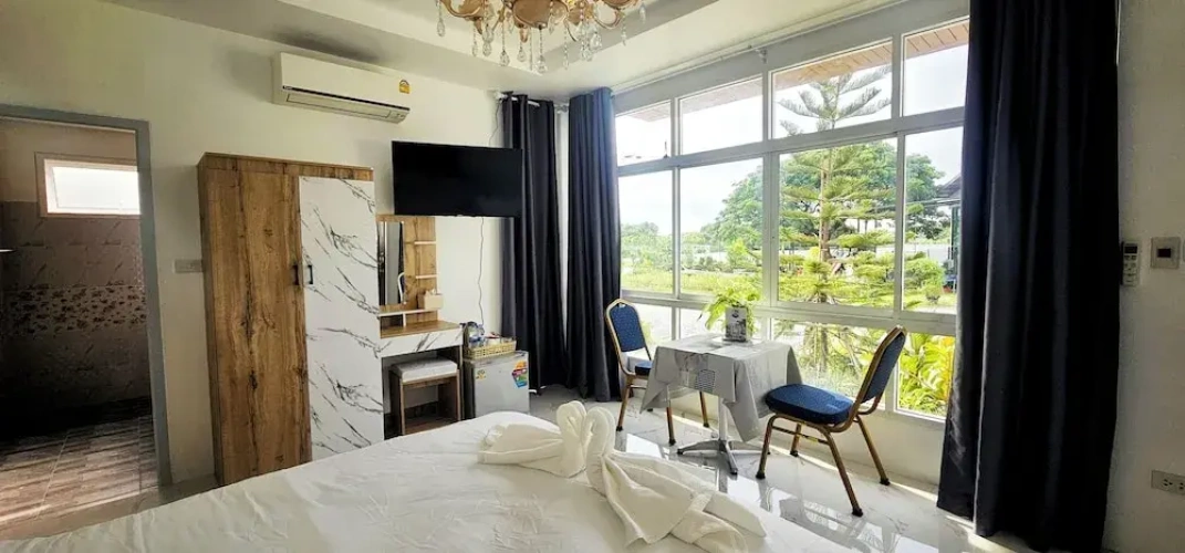 Standard Double room with lake view
