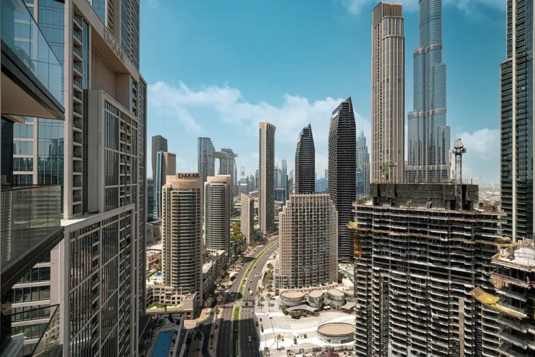 2 Bedrooms Luxury Apartment with balcony and with city view