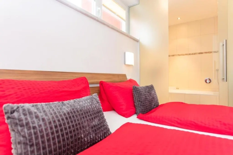 2 Bedrooms Deluxe Apartment