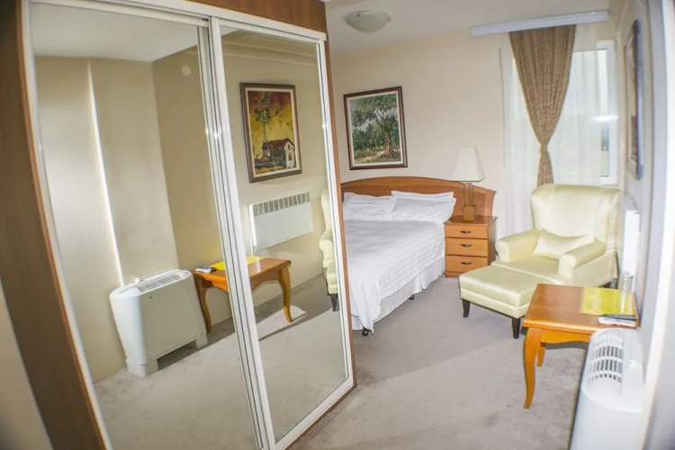 Hotel Feni