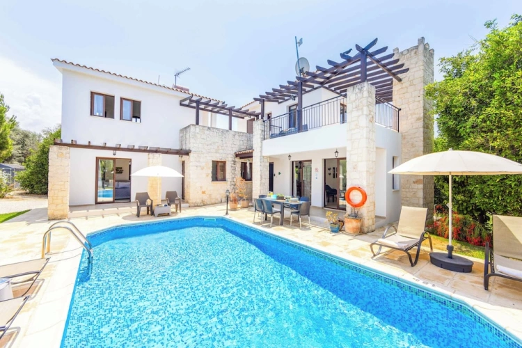 3 Bedrooms Villa
