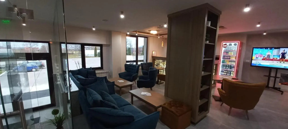 Wolf 1 Hotel