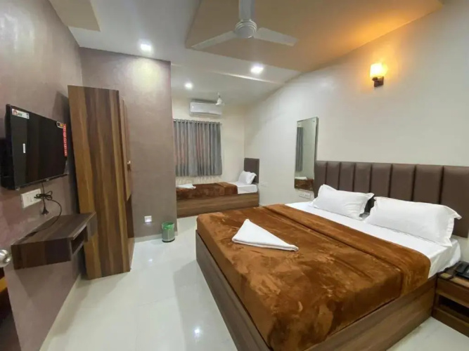 Hotel Divine