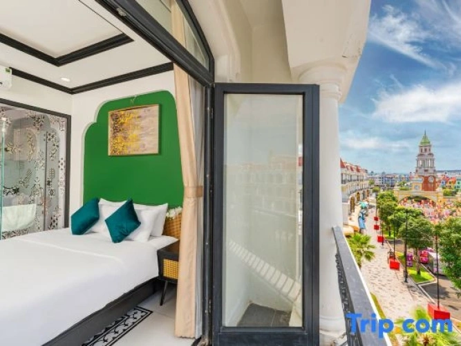 Deluxe Suite