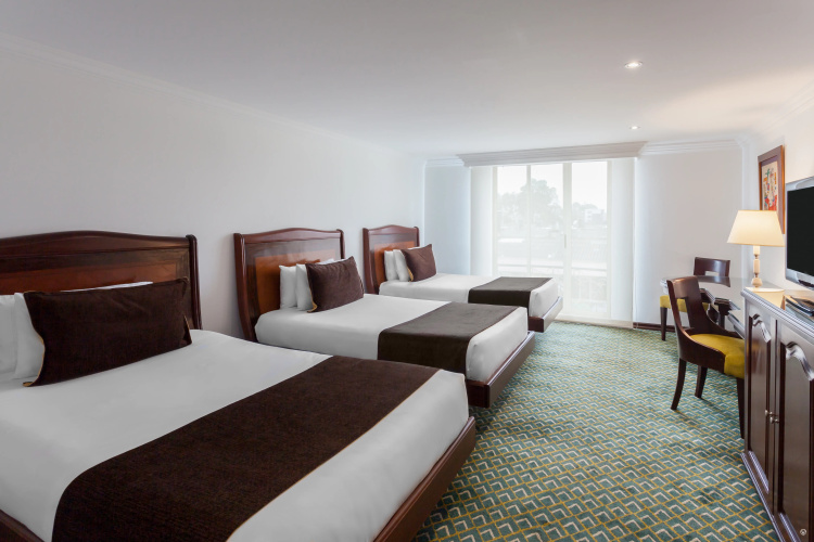 Hotel Embassy Park