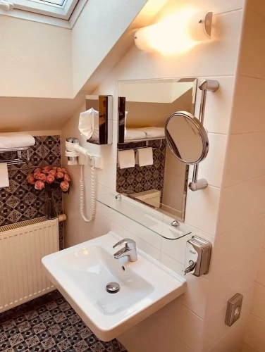 1 Bedroom Economy Double room with city view