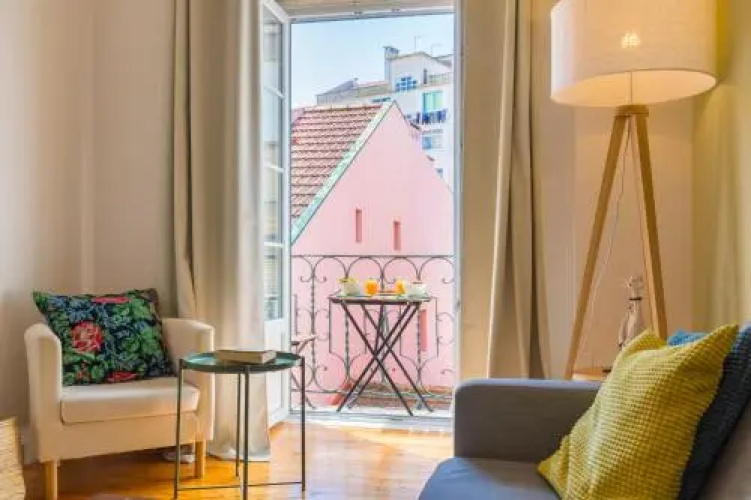 The Lisbon Flat GraCa